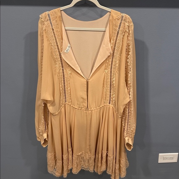 Love Shack Fancy Noelle Dress With Lace Size Large pre loved Flawed - Picture 5 of 12